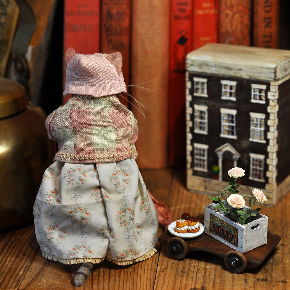 Miniature : Little Mrs Cat and her spring cart