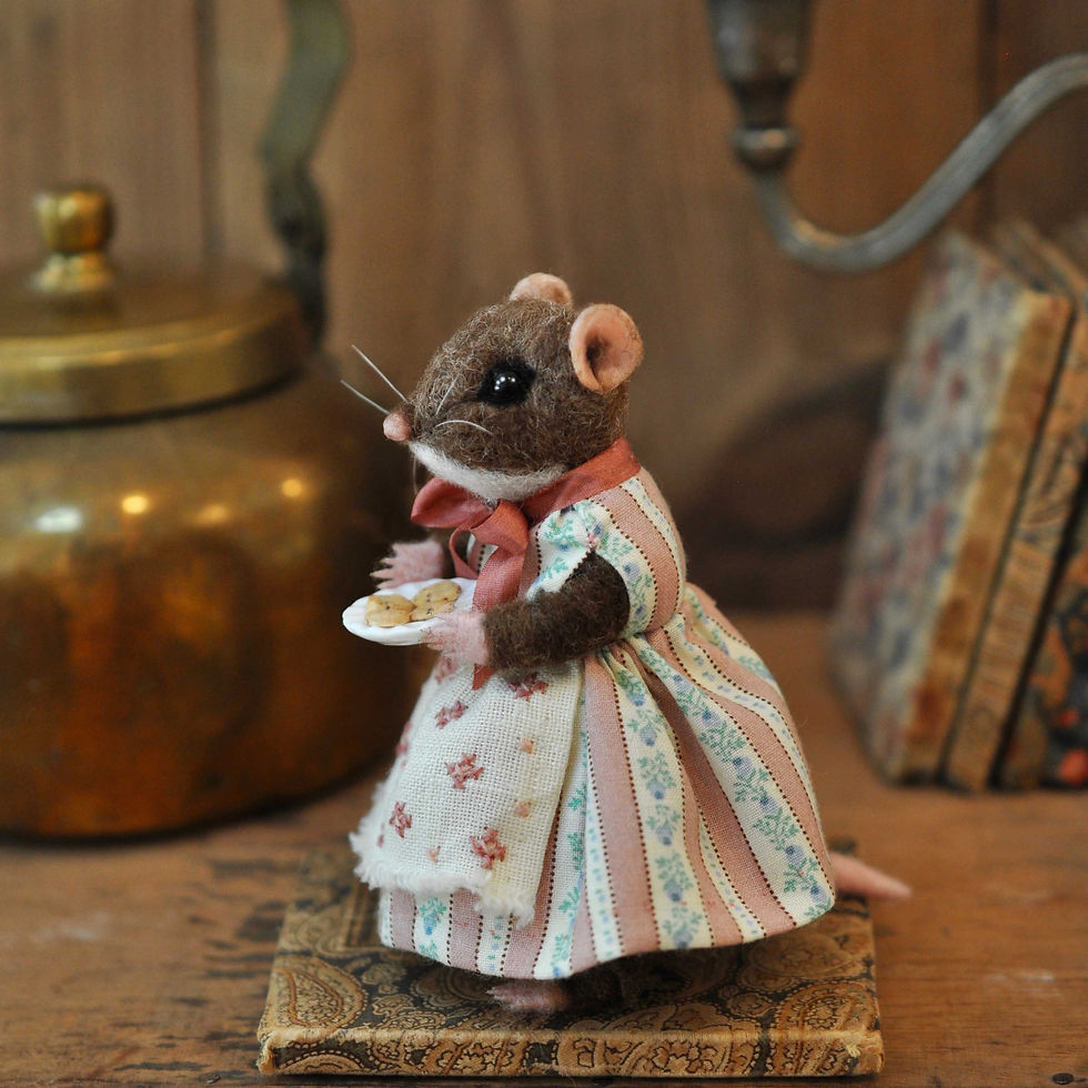 Miniature : Little Mrs Dormouse