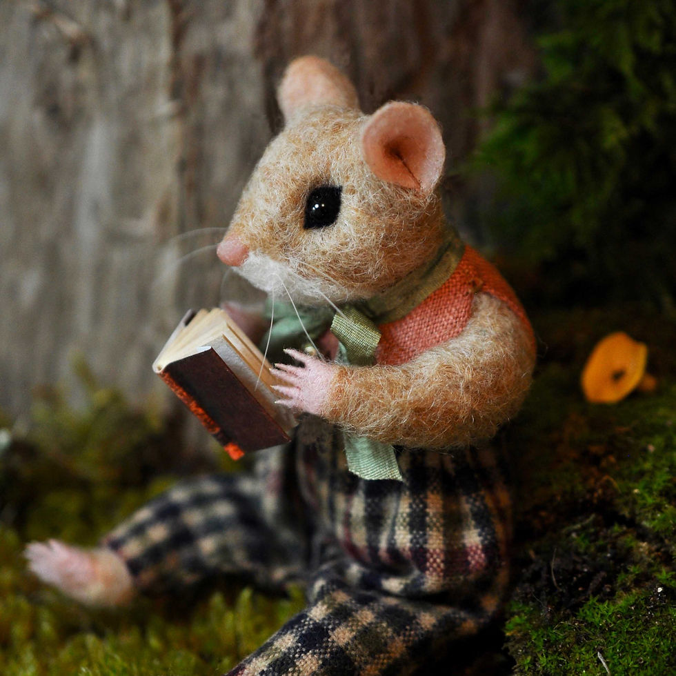 Thumbnail: Little harvest mouse on his stool