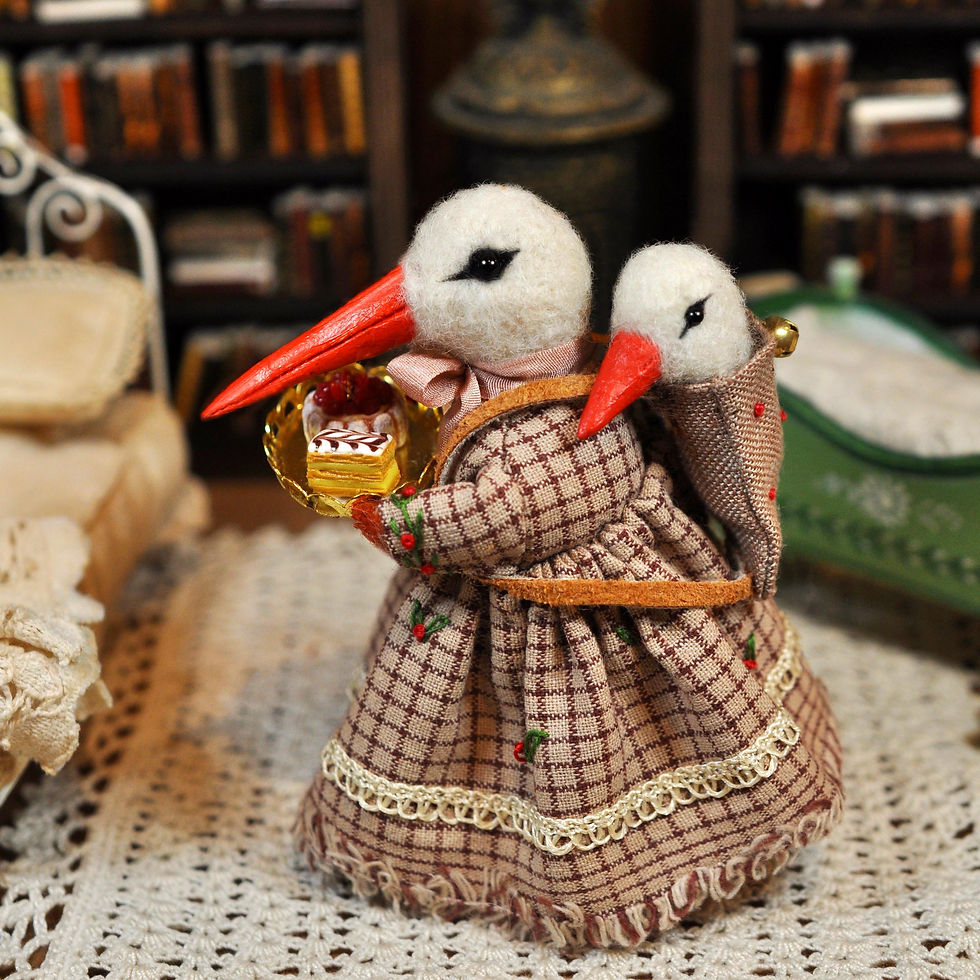 Miniature : Mama Stork and Mama Robin