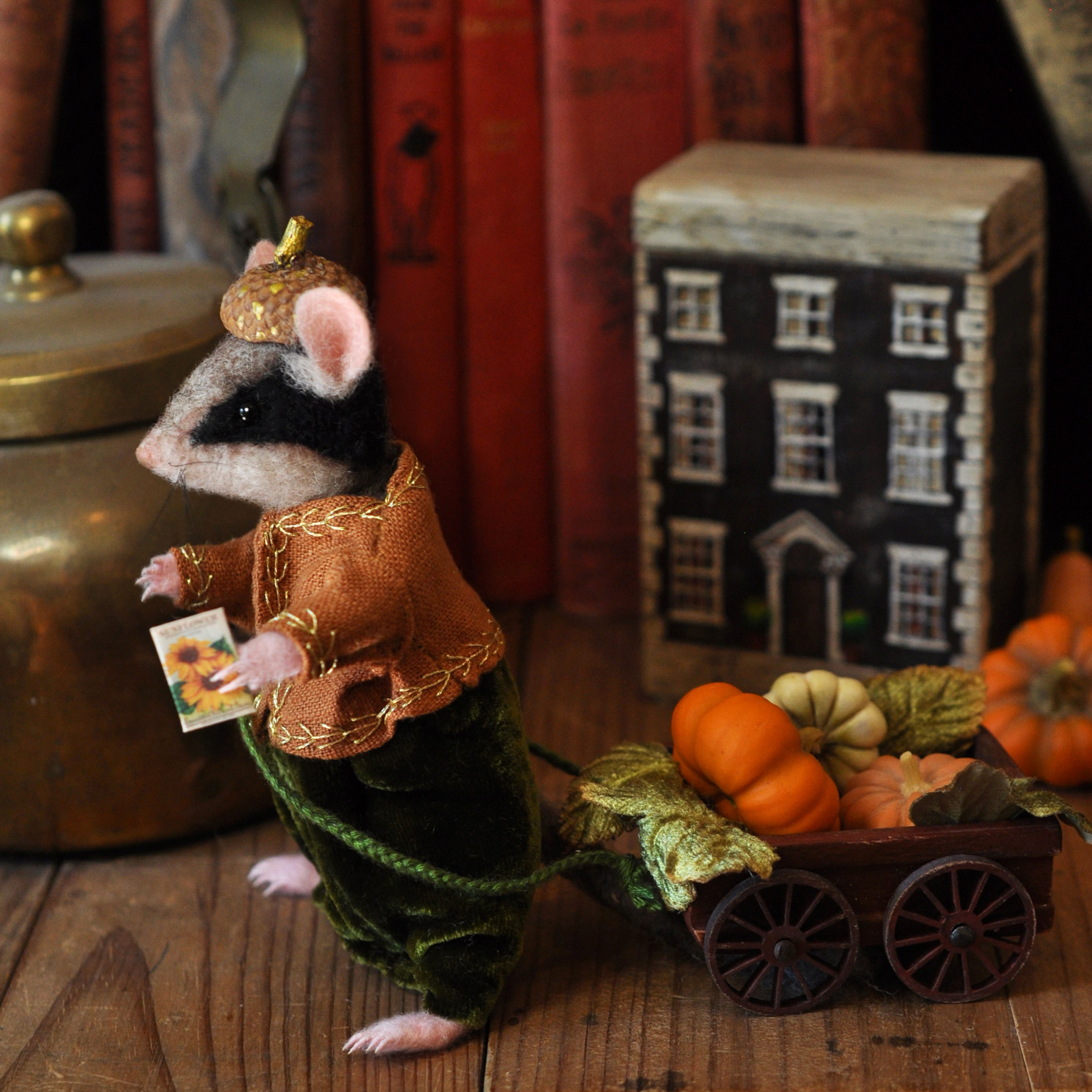 Little Garden Dormouse and his pumpkin delivery