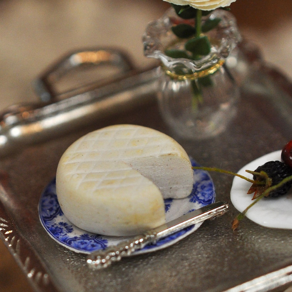 Miniature : Little Mouse and her delicious cheese
