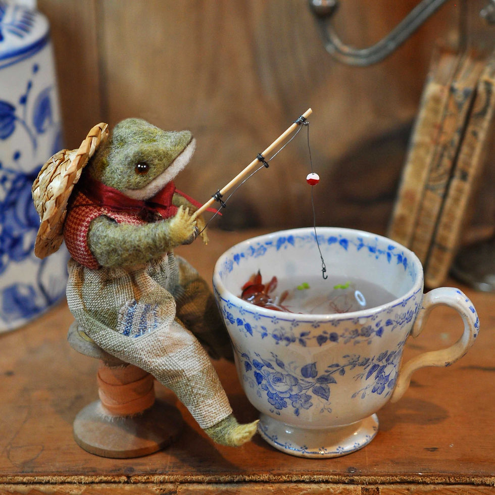 Miniature : Little frog fisherman on his stool