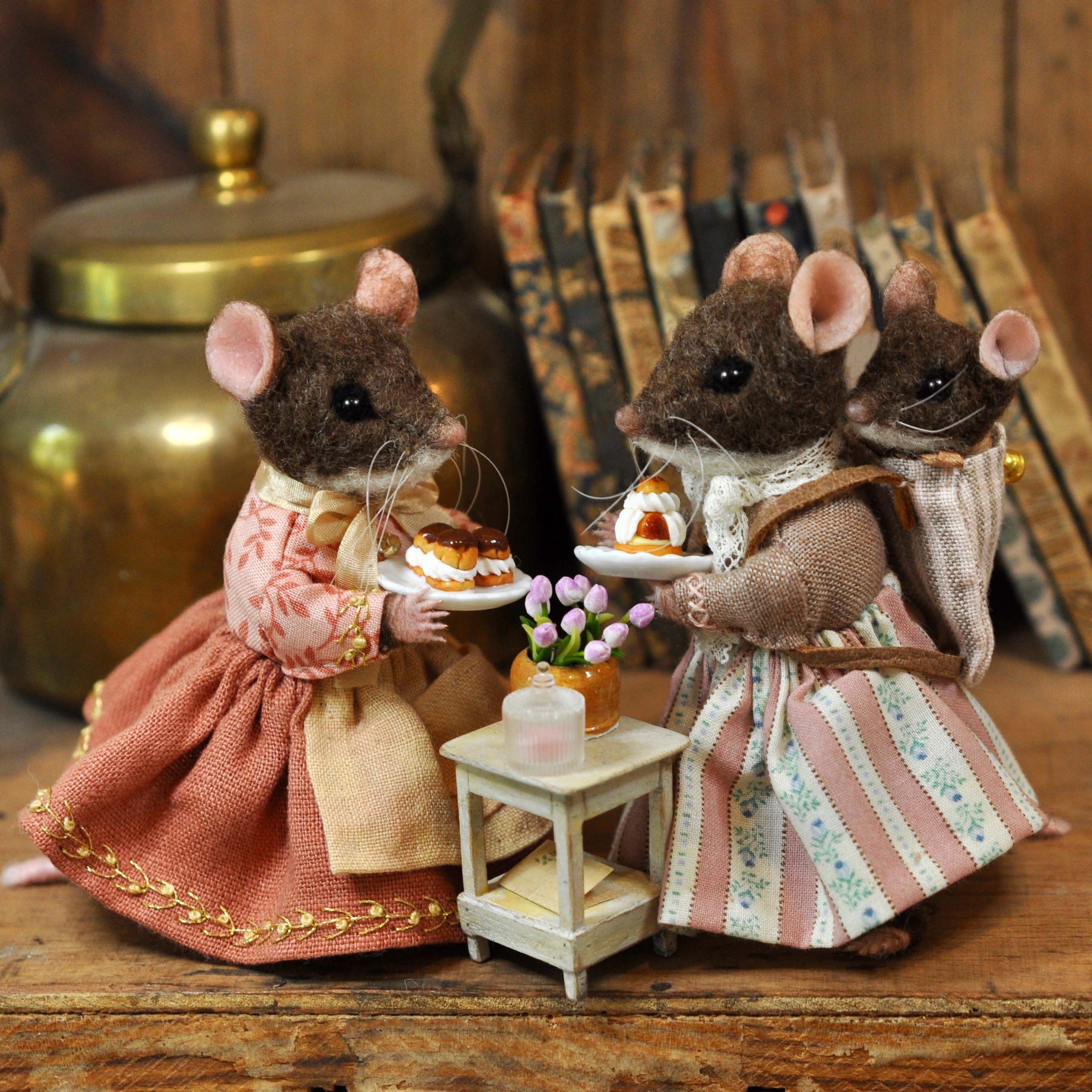 Mama Dormouse and her friend