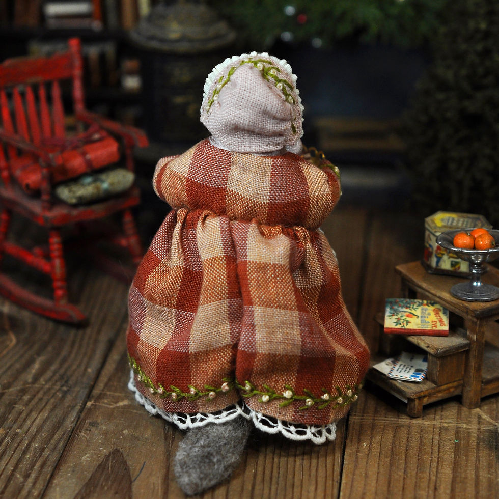 Thumbnail: Little Mrs Robin and her Christmas tray