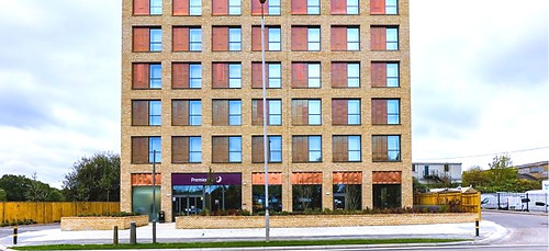 premier-inn-tolworth-705x467_edited.jpg