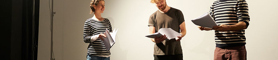 Actores lectura de un texto