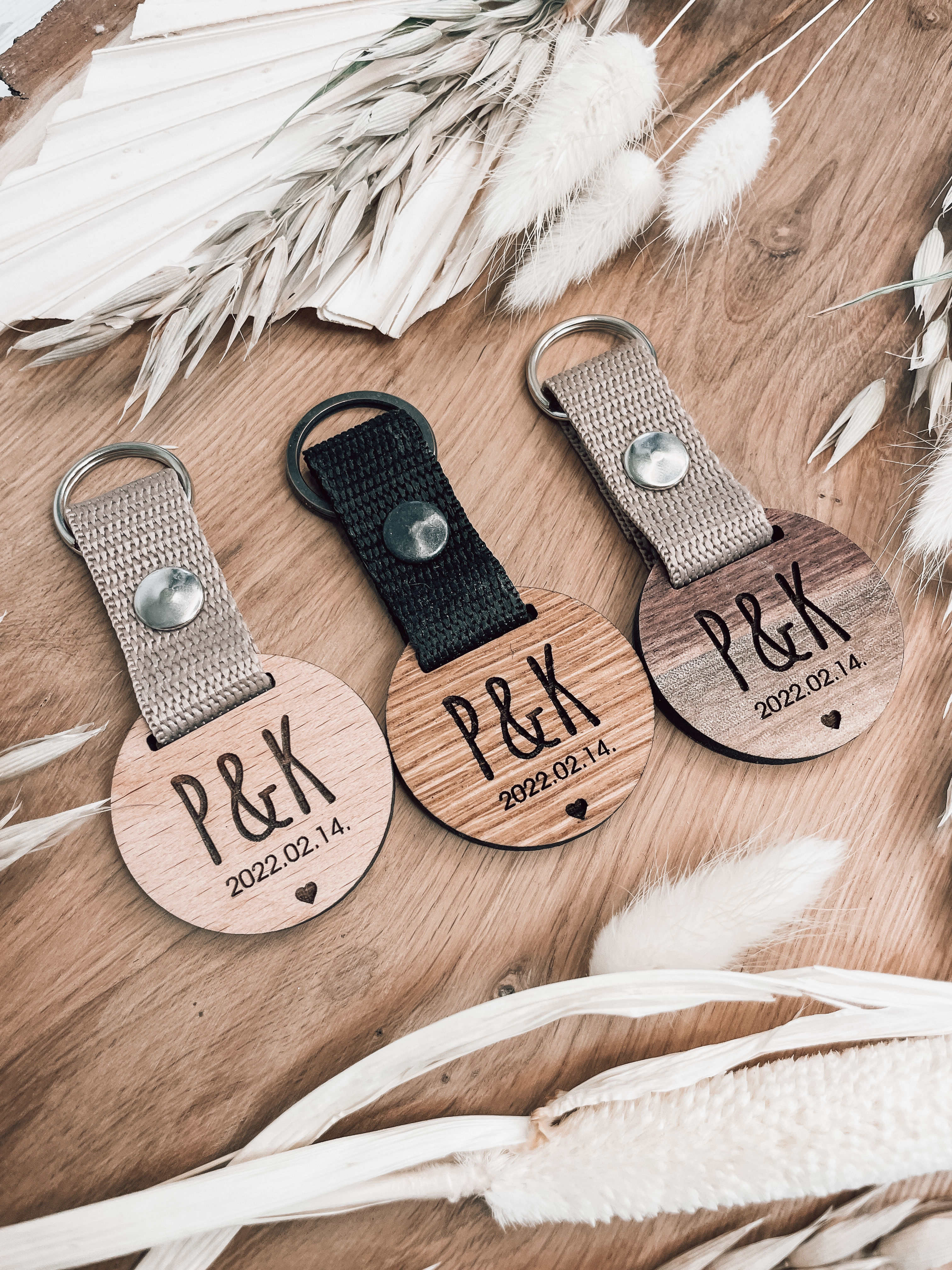 Monogramos páros kulcstartó