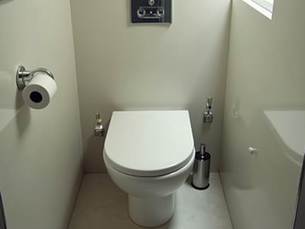 What Are Some Highly Rated One Piece Toilets for Small Bathrooms?