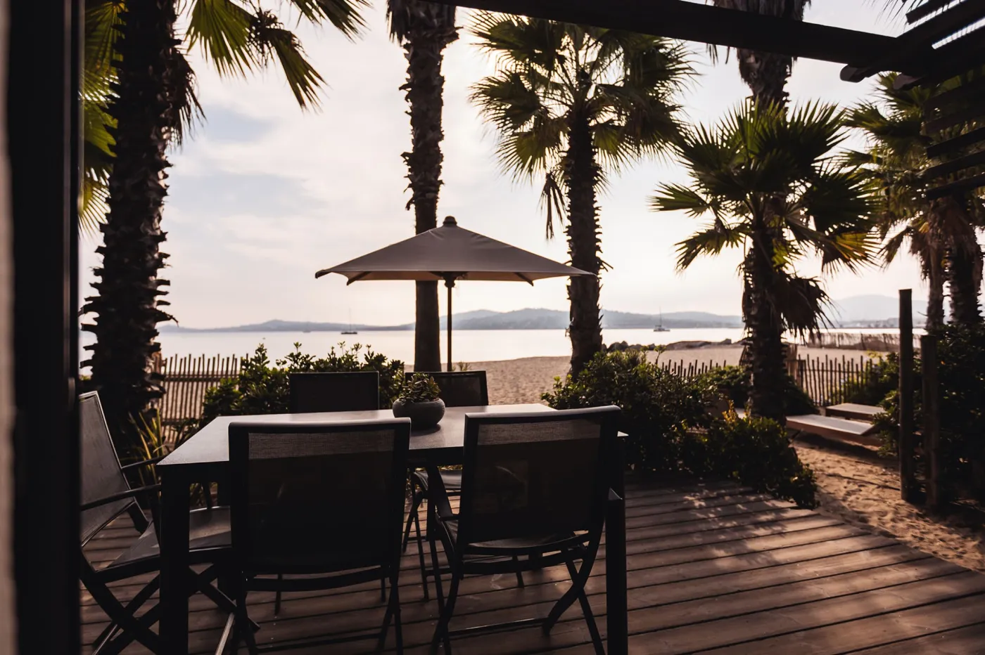 Relaxing terrace facing the seafront