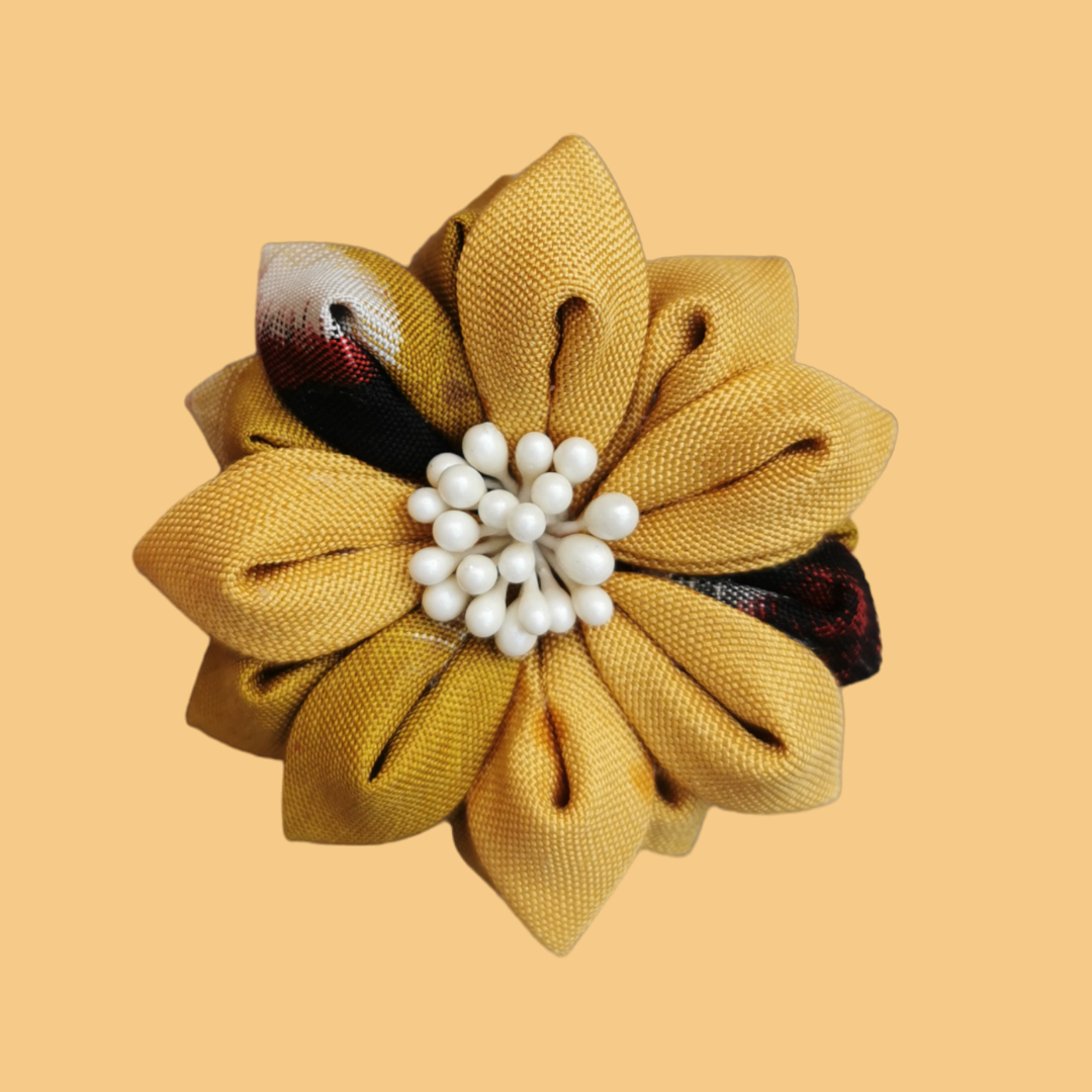 アンティーク着物の 2-way ブローチピン (黄色系) / 2-way Brooch Pin for Antique Kimono (Yellow)