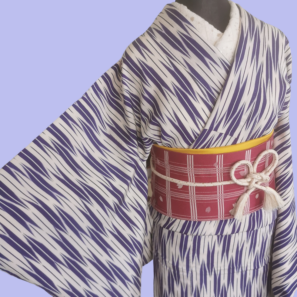 Thumbnail: 小紋着物  アンティーク白(矢絣) / Komon Antique Kimono (Yagasuri) (Short)