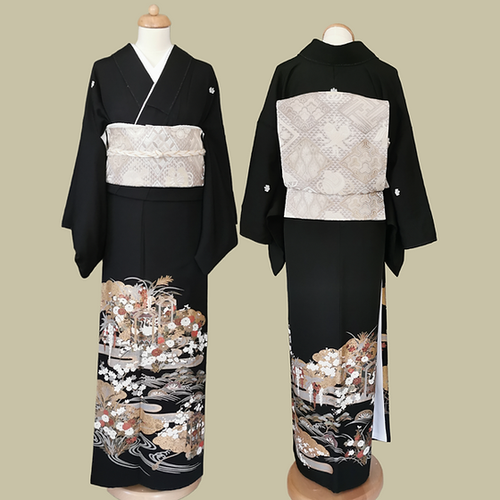 しんさん　黒留袖 金彩 貝桶 逸品 黒留袖 金彩古典模様 貝桶文 五つ紋 / Kurotomesode Gold Classic