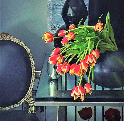 floral on desk.PNG