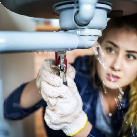 DIY PLUMBING TIPS BEFORE YOU CALL THE PROS: WHAT YOU CAN FIX AT HOME (AND WHEN TO CALL US)