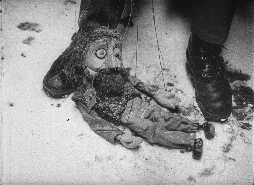 In memory of a day gone by (1990) Sharunas Bartas