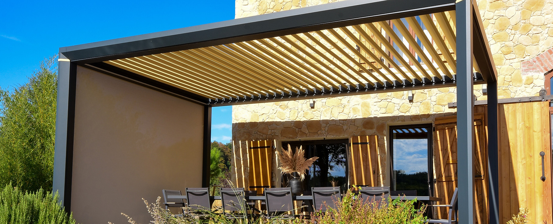 Pergola bioclimatique autoporté