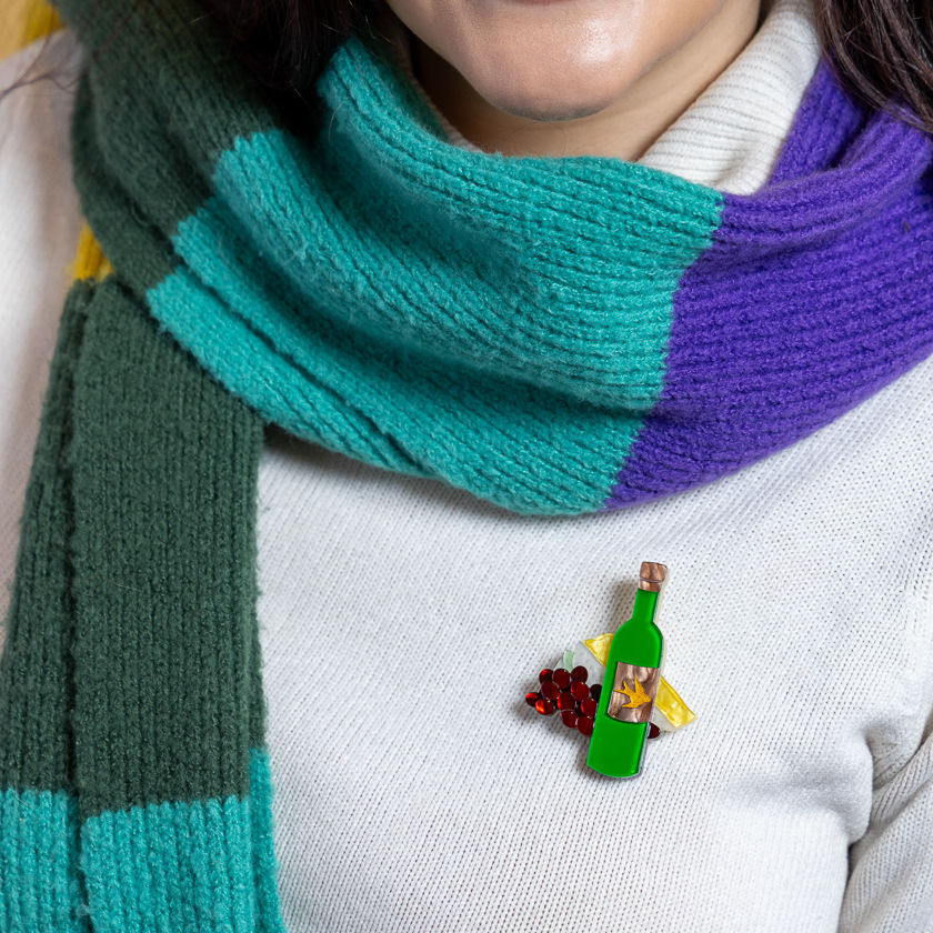 Thumbnail: 15th Anniversary - Rouge ou Blanc? Brooch