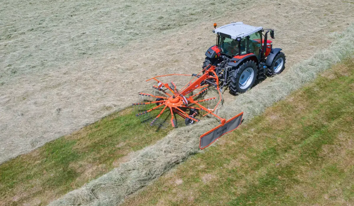 GA 4201 / 4401 Single-Rotor, Mounted Rotary Rake attached to tractor rear, in field