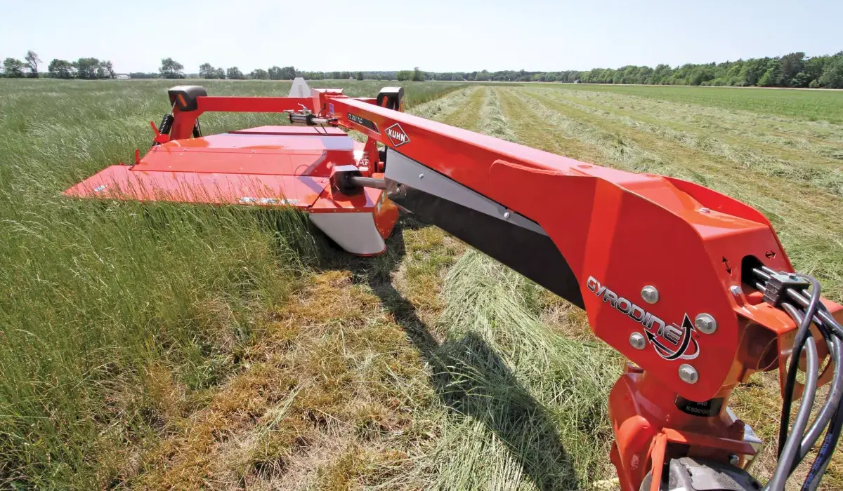 FC 61 Tl Series Side-Pull Mower Conditioner in field, attached to tractor rear