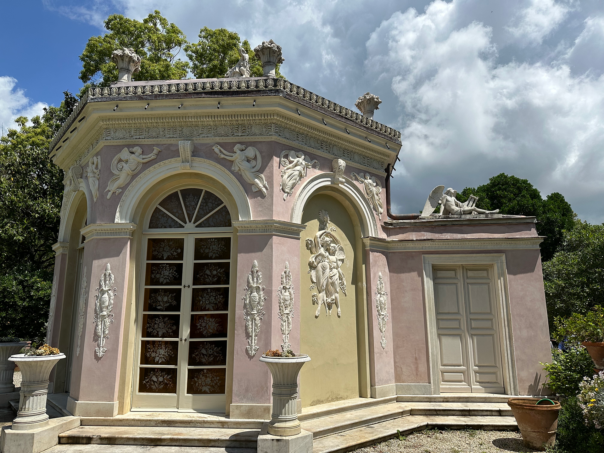 inside the giardini di flori in the Parco di Villa Durazzo Pallavicini pegli italy