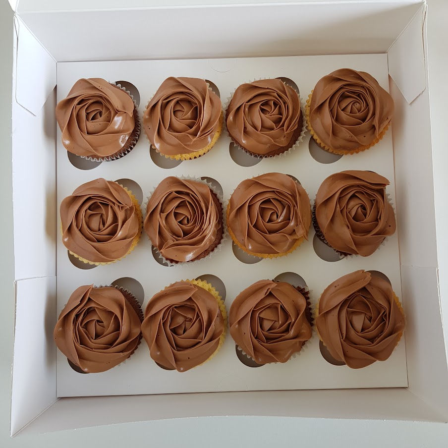 Thumbnail: Vanilla Cupcakes