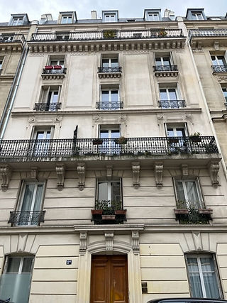 French Building in the 7th Arr