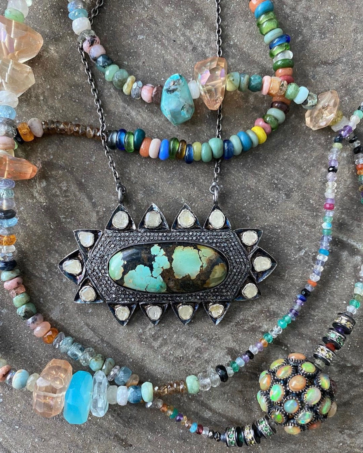 NECK PARTY Diamond necklaces