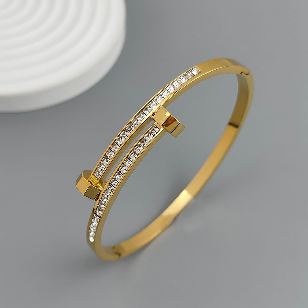 Luxury Gold Crystal Nail Bracelet