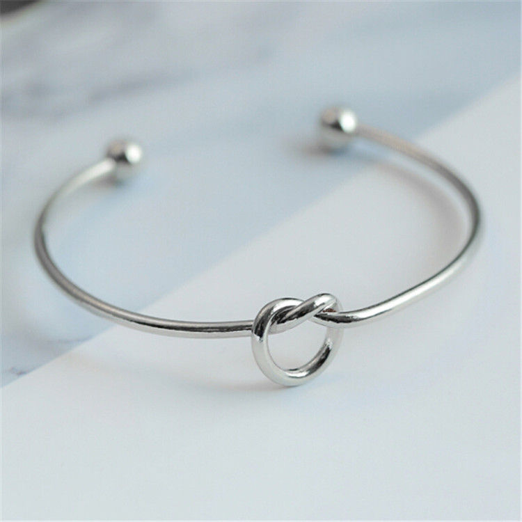 Thumbnail: Golden Knot Bracelet