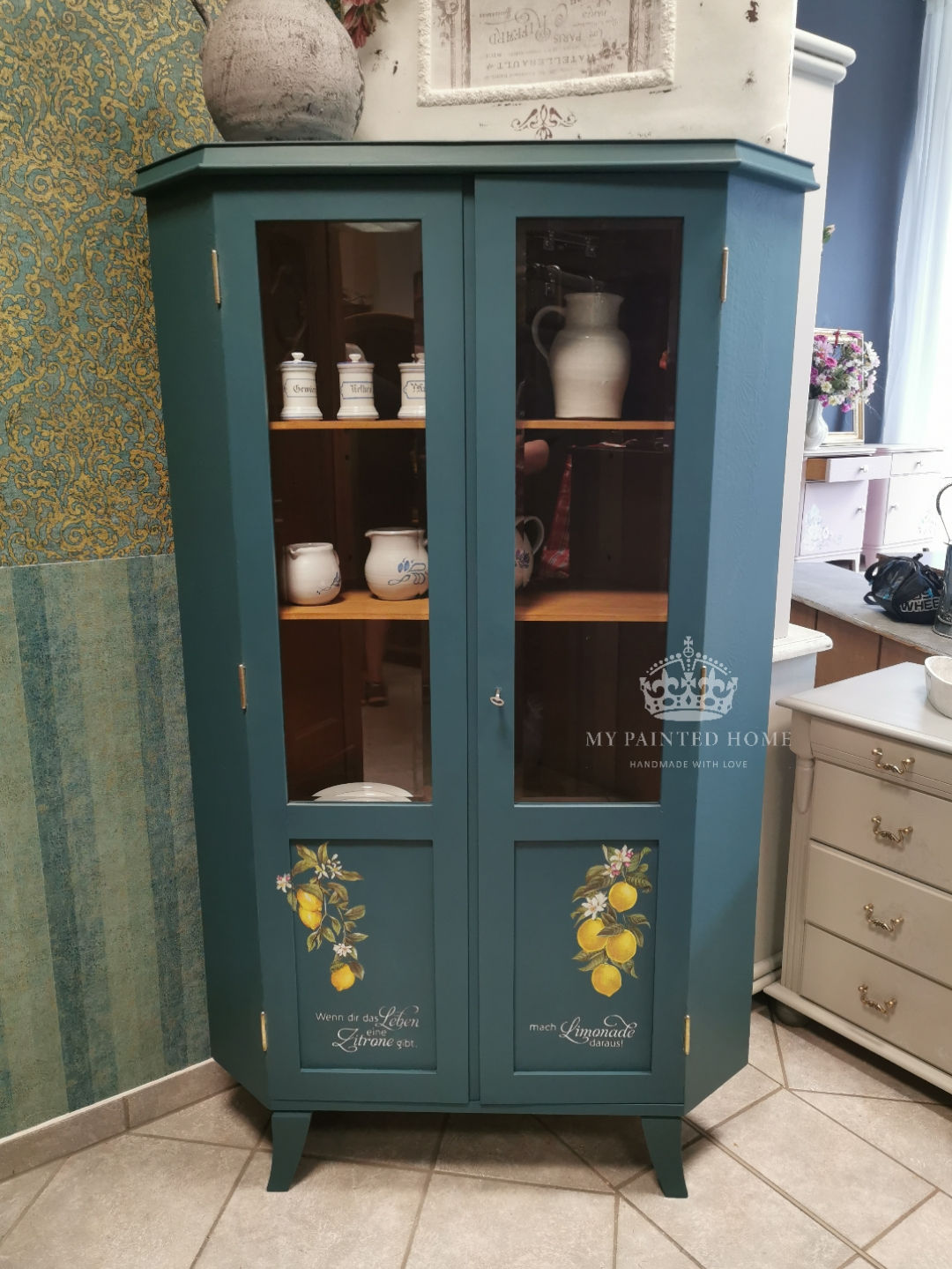 VITRINE - Antebellum Blue - Lemon - ca. 1920