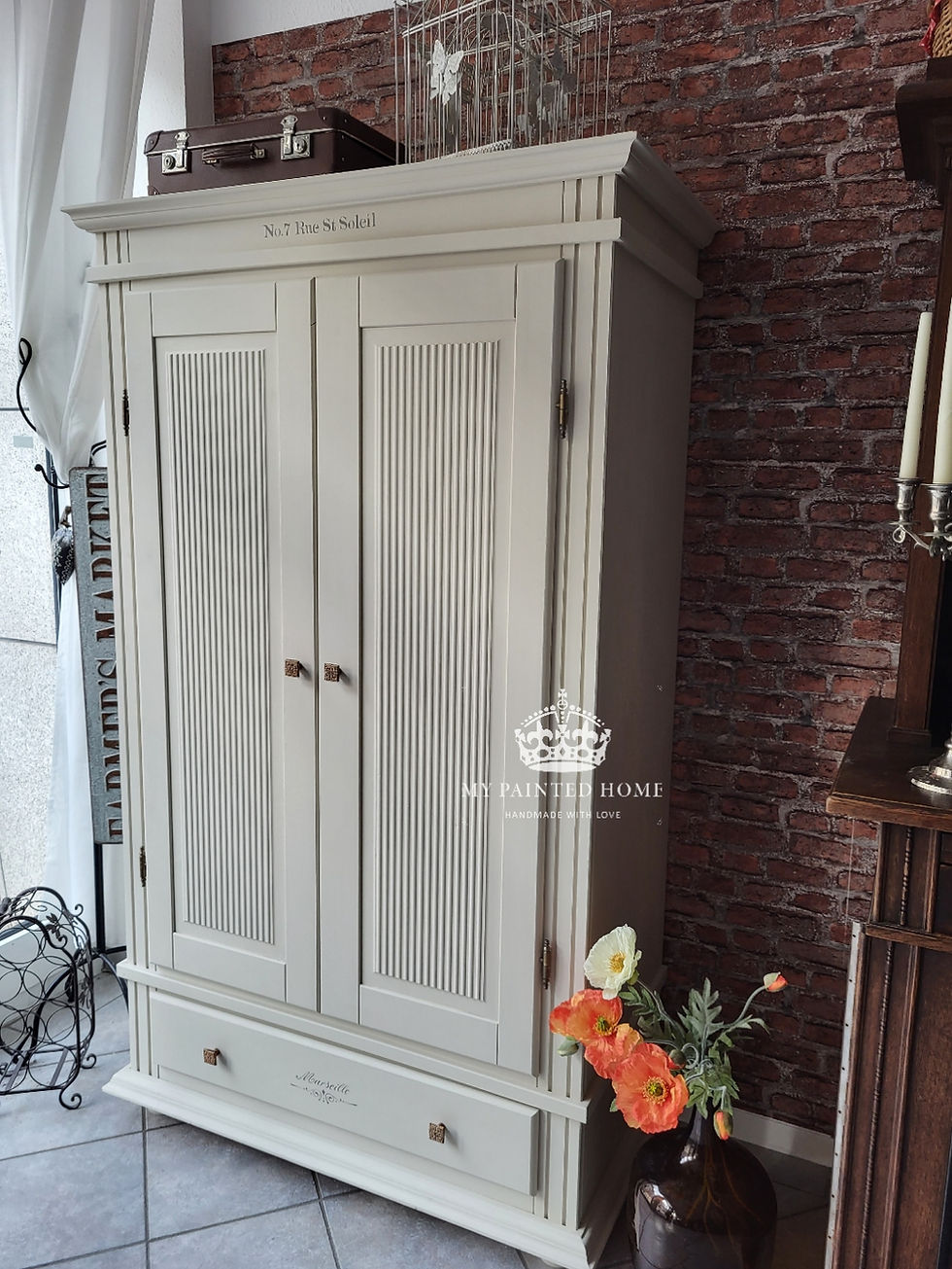 Miniaturbild: BAUERNSCHRANK + FRENCH BEIGE