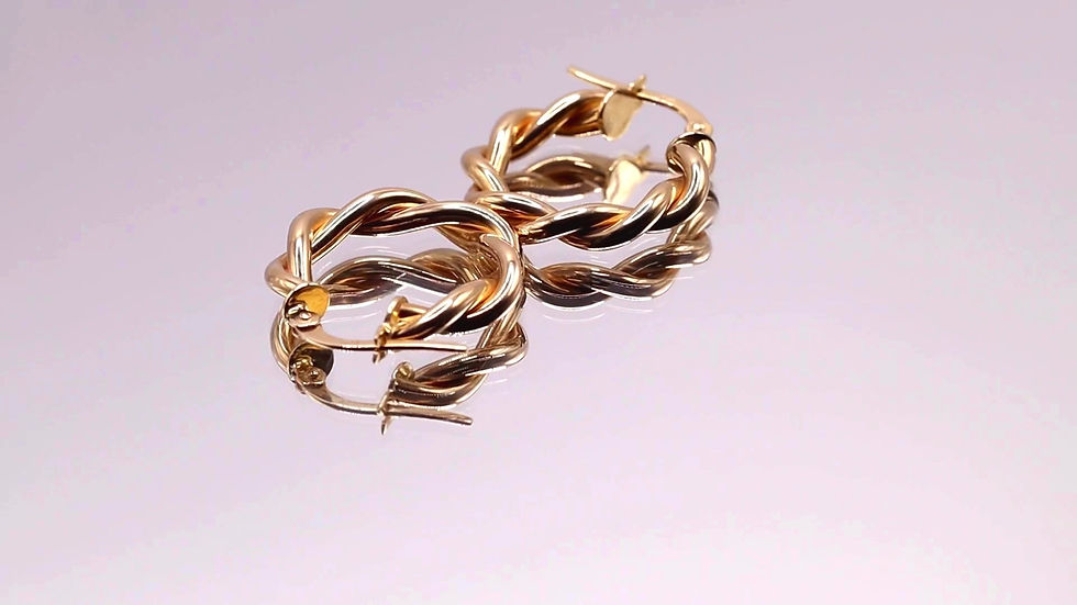 Thumbnail: Gevlochten oorringen – 18 mm (14k goud)