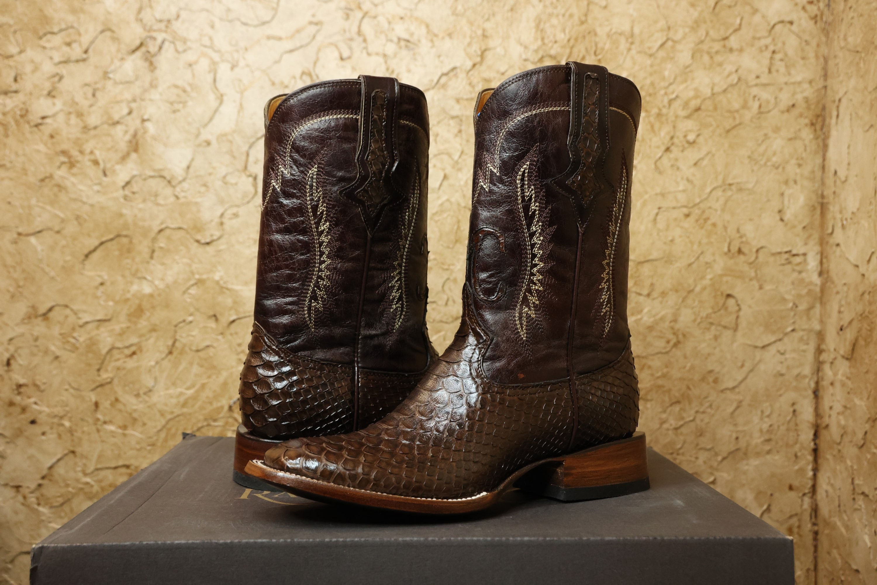 RMC BOTA Pitón Cafe