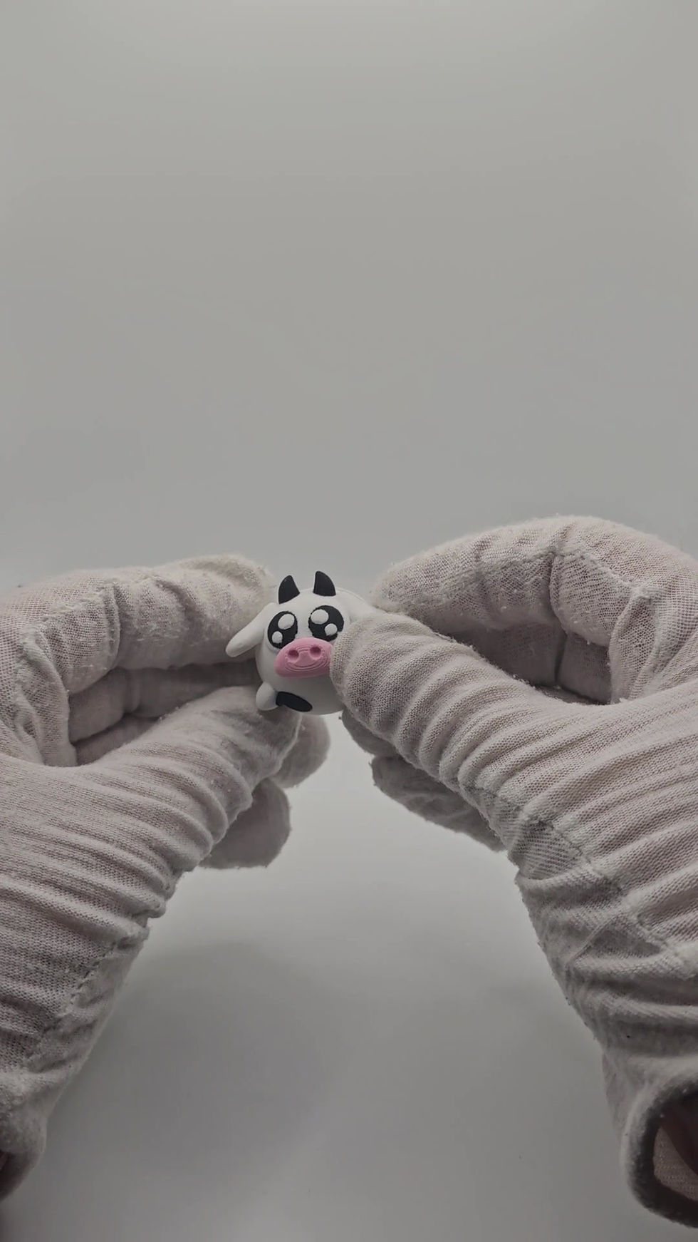 Thumbnail: Kawaii Cow Fidget Clicker - video demo