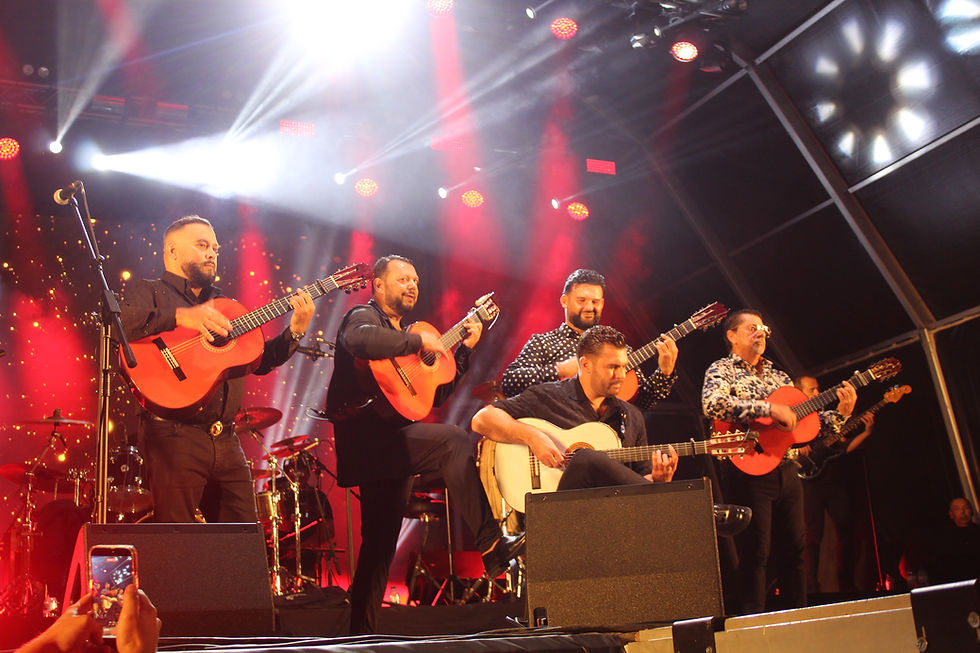 Gipsy Kings encheram o Rossio na primeira noite da Feira de São Bernardo — veja as fotografias