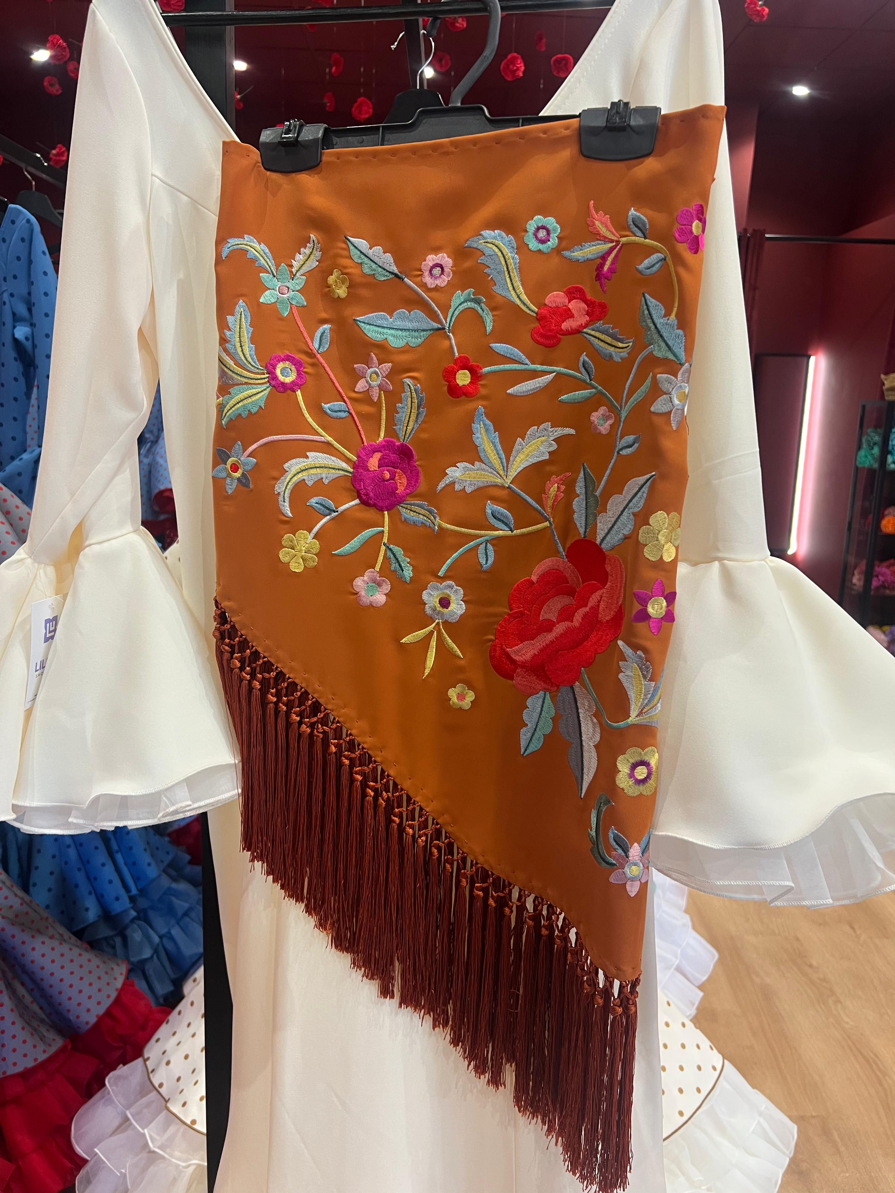 Manton cazuela bordado color