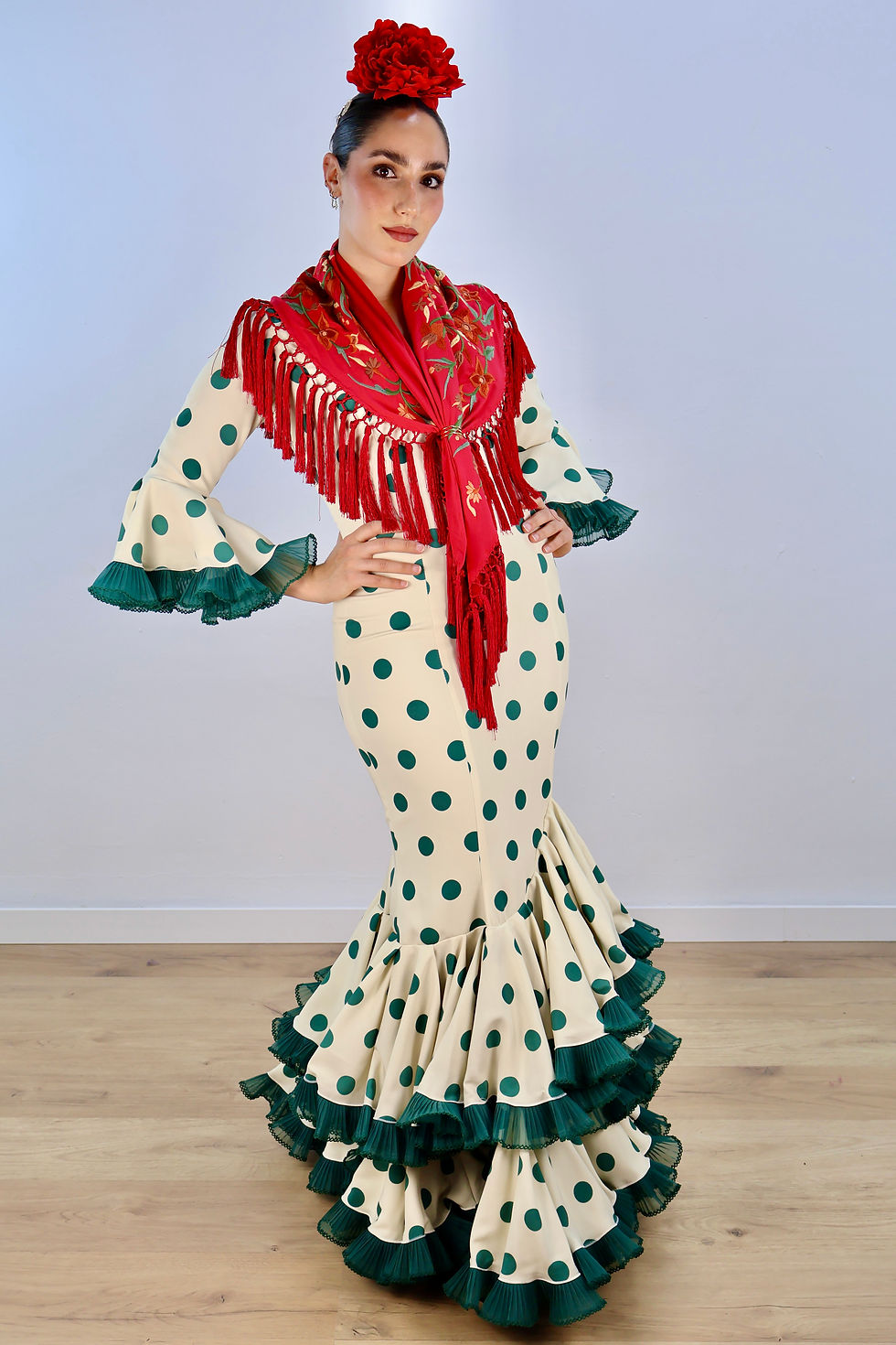 Miniatura: Vestido de flamenca jaen beige lunar verde botella