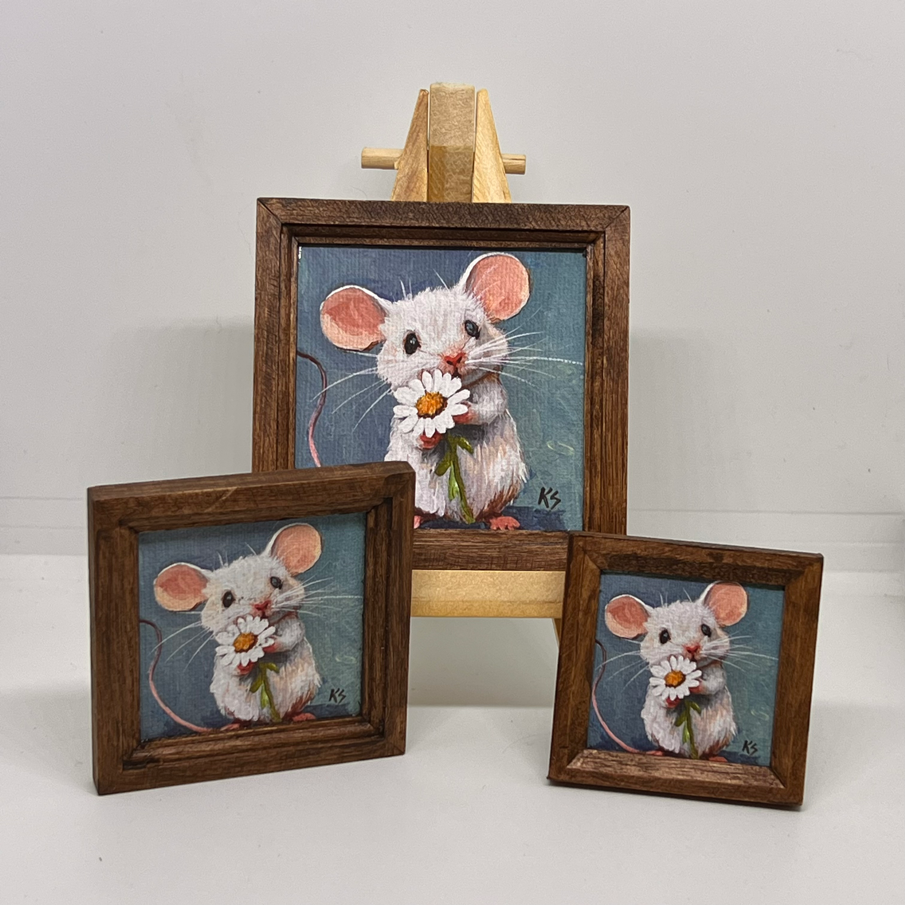 Miniature Mouse w/ White Daisy Set