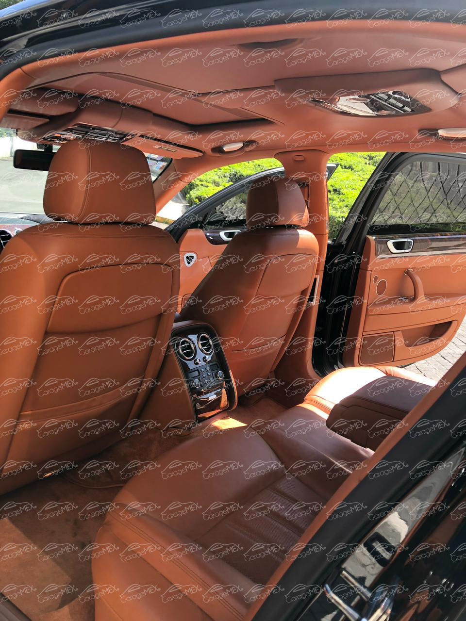 Miniatura: Bentley Continental Flying Spur - 2010
