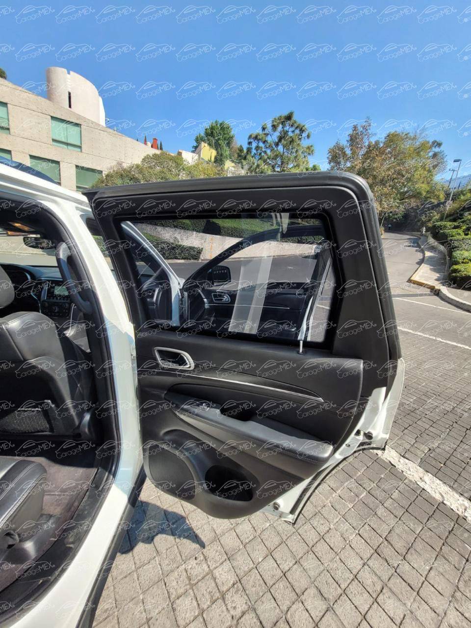 Miniatura: Jeep Grand Cherokee Limited Blindada - 2018