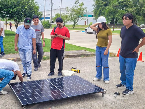 Estudiantes de Huejutla se capacitan para llevar energía solar a zonas aisladas