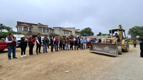 Inician obras de infraestructura vial y urbana en Acaxochitlán