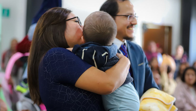 Suman 61 familias beneficiadas con adopciones en el DIF Hidalgo
