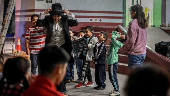 Llevan jornada de Cine Comunitario en Tianguistengo a Santa Mónica