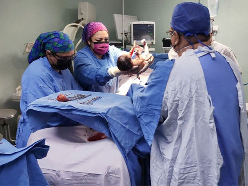 IMSS Bienestar operará a bebés desde el vientre materno