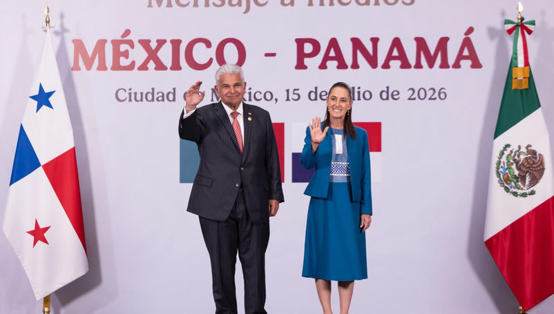 Mandatarios durante la conferencia de prensa conjunta refrendando el Protocolo de Neutralidad del Canal de Panamá.