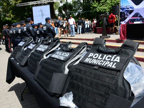 Entregan patrullas y equipo táctico a la policía de Tulancingo