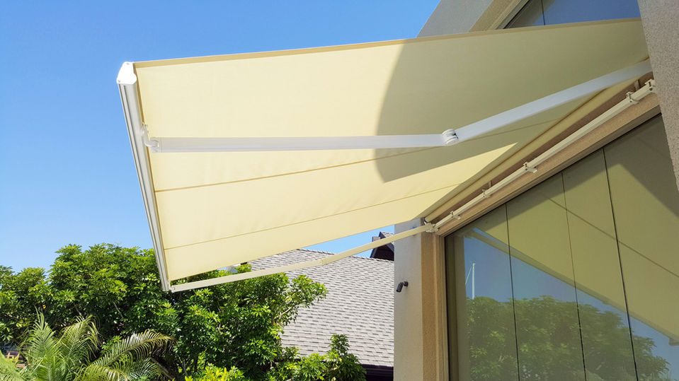 Retractable Awning - Yellow