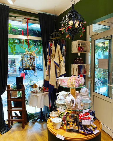 Shop Tee Febster innen.JPG